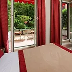 Dei Borgognoni 4*