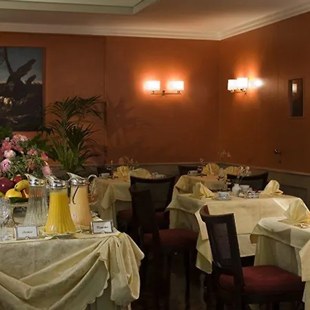 Hotel Dei Borgognoni Rome