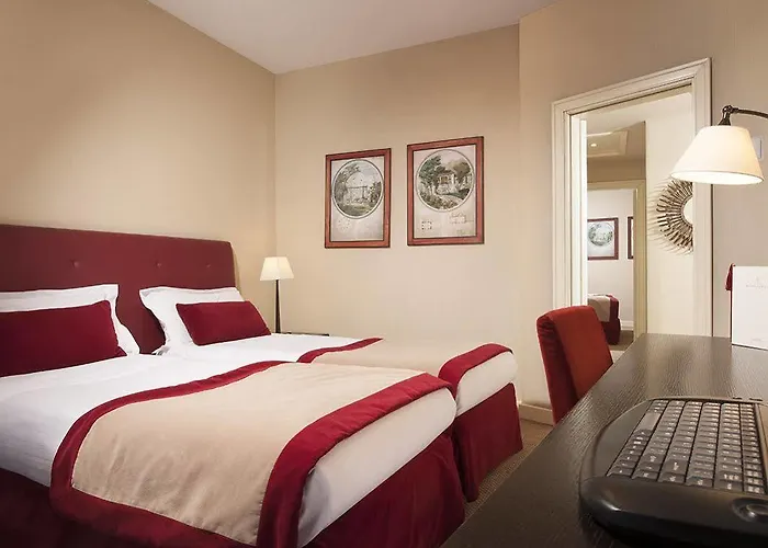 Hotel Dei Borgognoni 4*