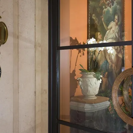 Hotel Dei Borgognoni 4*