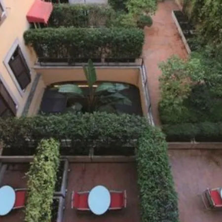 Hotel Dei Borgognoni 4*