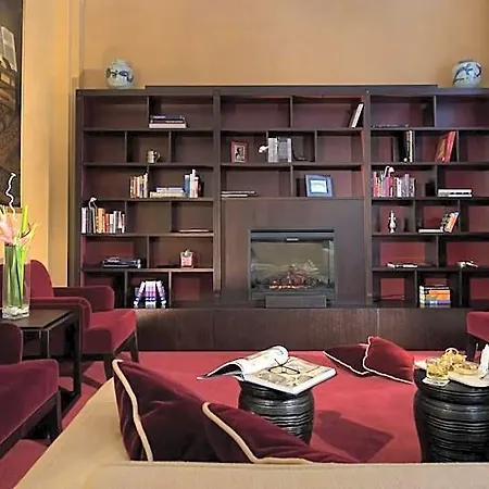 Hotel Dei Borgognoni 4*