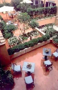 Hotel Dei Borgognoni 4*