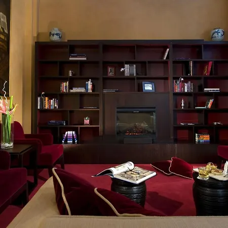 Dei Borgognoni 4* Roma